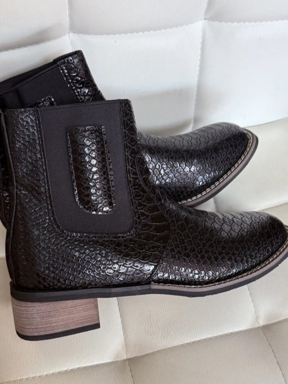 Women's Black Snake-Embossed Chelsea Ankle Boots Size EU 42